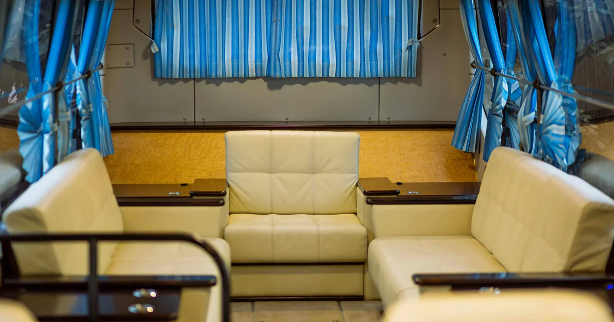 Modern motorhome iç mekan, mutfak ve oturma Modern motorhome iç mekan, mutfak ve oturma